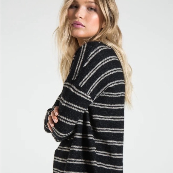N.philanthropy Women’s Dune Striped Sweater Black Size Small Oversized V Neck - Picture 2 of 10